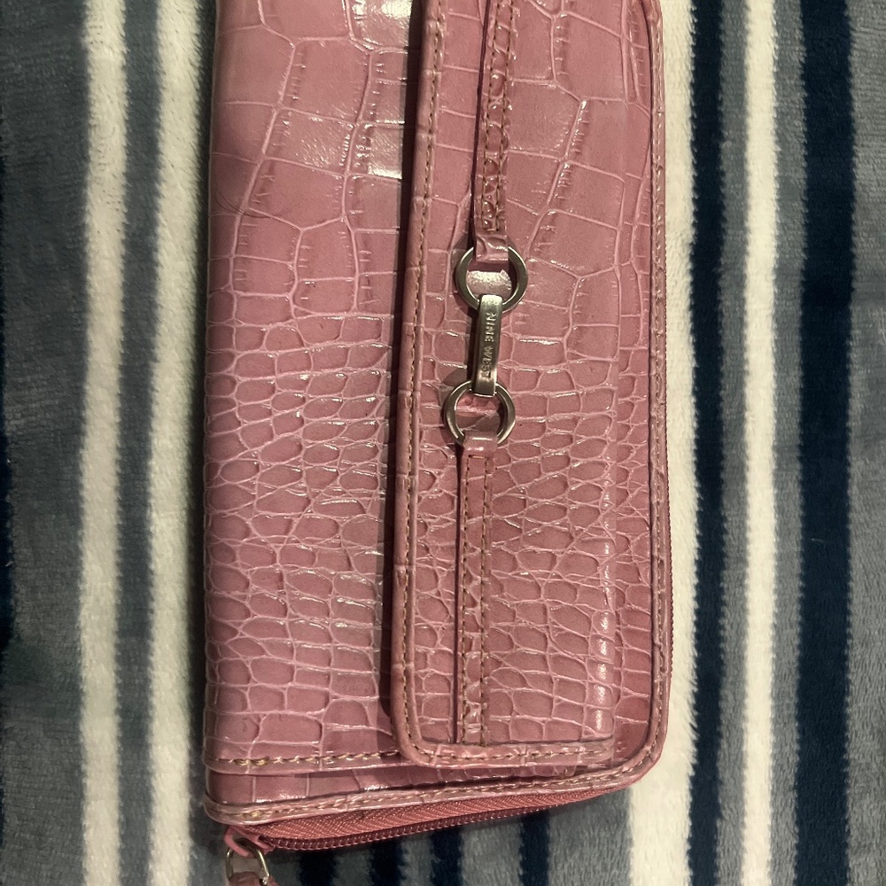 Nine west wallet